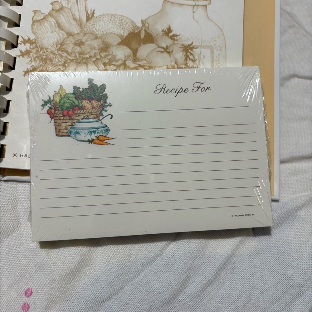 Vintage Hallmark Yellow and Green Recipe Book - Picture 5 of 9
